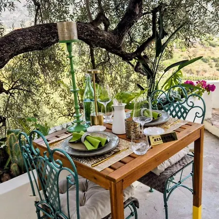 Conchales Bed & Breakfast *